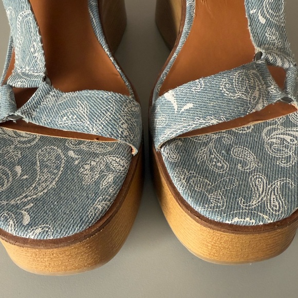 Lucky Brand Women Sz 7.5 Demmia Wood Wedge Platform Strappy Printed Denim Sandal - Picture 4 of 8
